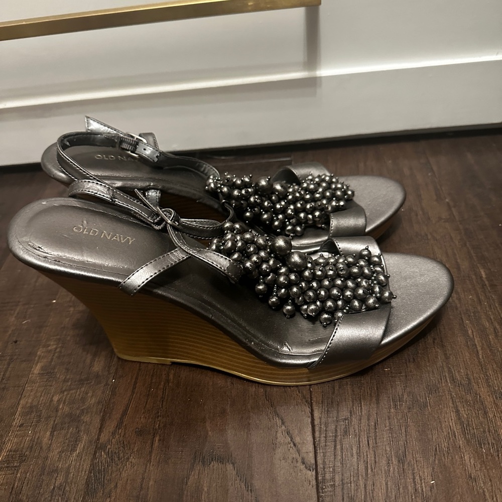 Metallic Wedge Hill